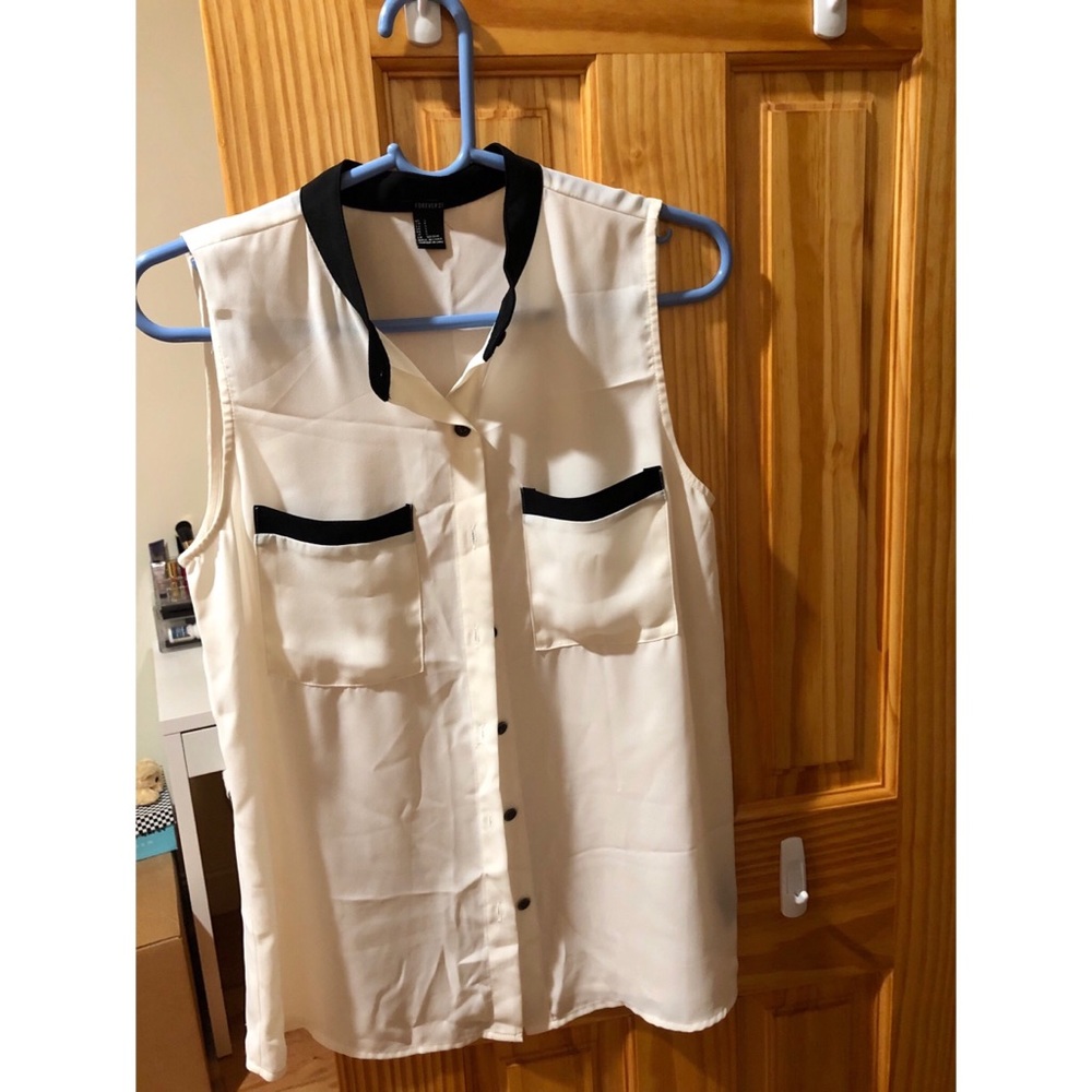 Sleeveless blouse